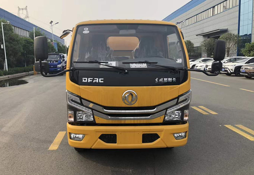 東風(fēng)小多利6方清洗吸污車(chē)
