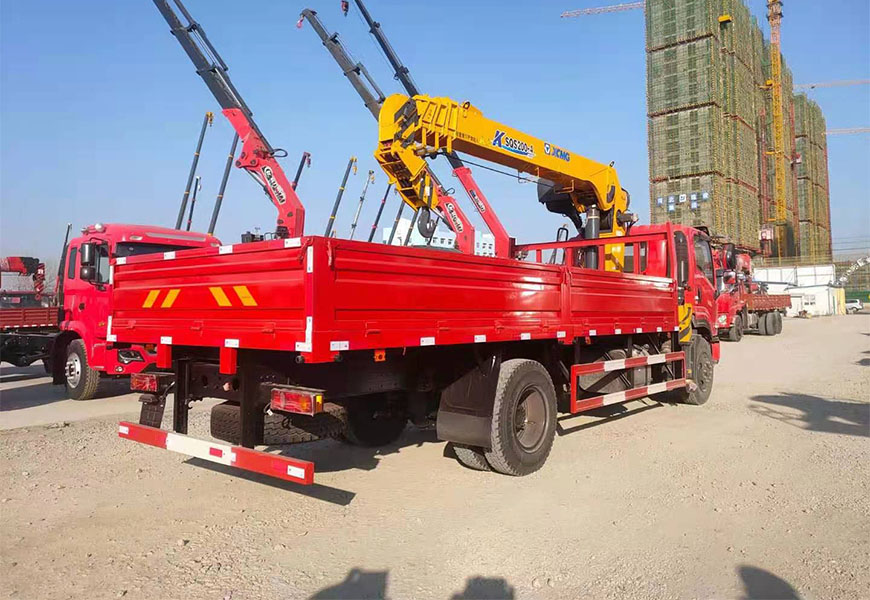 東風(fēng)暢行D1國(guó)六隨車(chē)吊