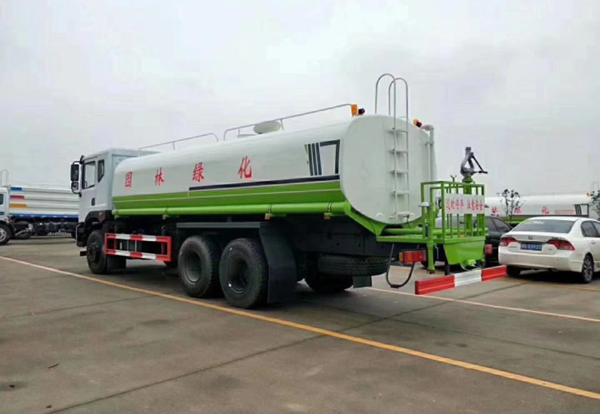 國(guó)六東風(fēng)華神灑水車(chē)