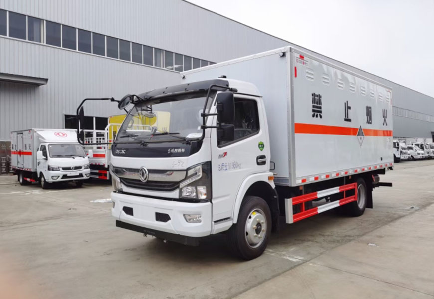 東風(fēng)凱普特K7雜項危險品廂式運輸車 