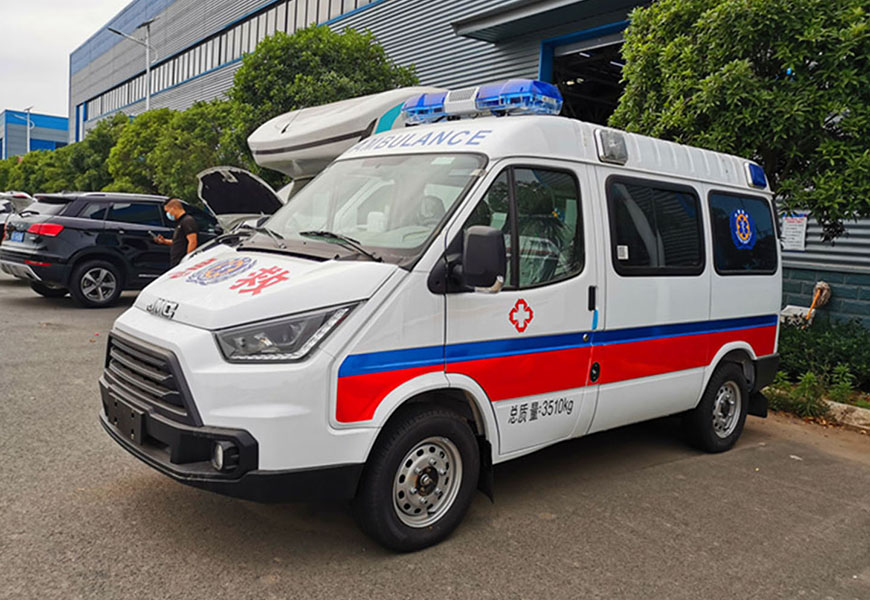 國(guó)六江鈴特順短軸中頂救護(hù)車（柴油版）