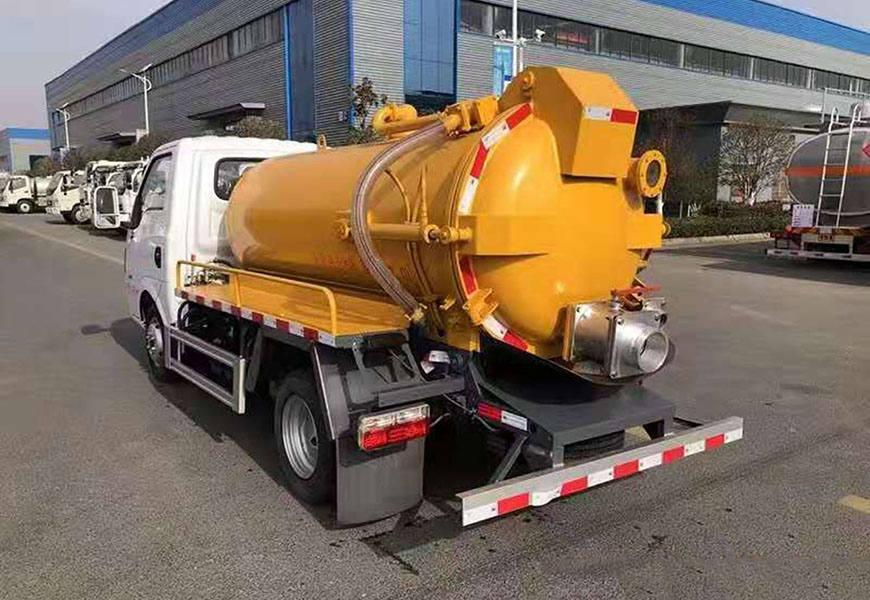 國六東風(fēng)途逸吸污車圖片