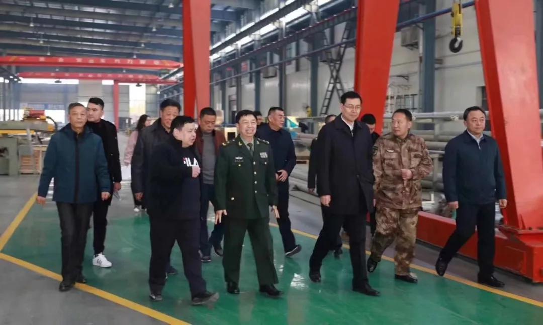 湖北省軍區(qū)、隨州市黨委領導人指導程力專汽產業(yè)走高質量發(fā)展之路