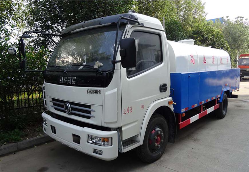 東風多利卡小型高壓清洗車