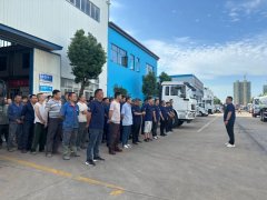 發(fā)揚(yáng)基層黨員模范先鋒作用昂揚(yáng)斗志不懼高溫酷